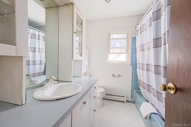 140 Seaman Neck Road, Dix Hills, NY 11746