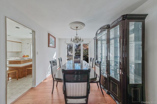 140 Seaman Neck Road, Dix Hills, NY 11746