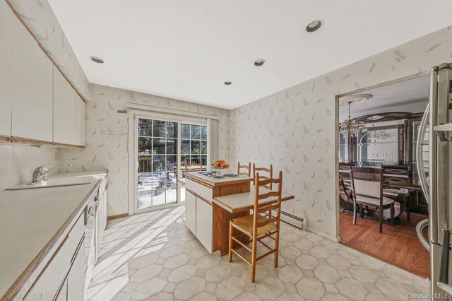 140 Seaman Neck Road, Dix Hills, NY 11746