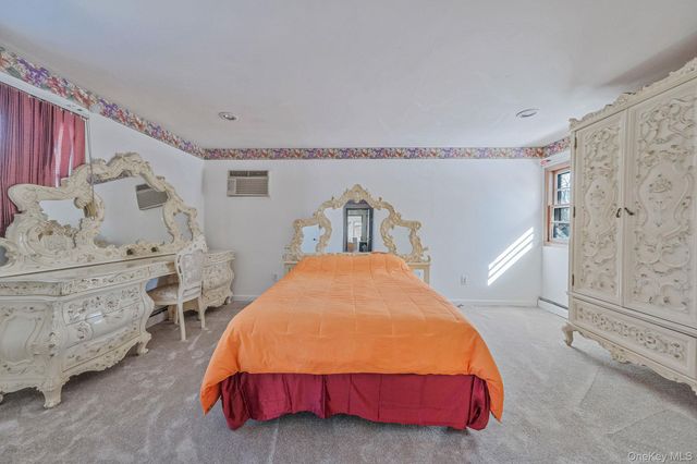 140 Seaman Neck Road, Dix Hills, NY 11746