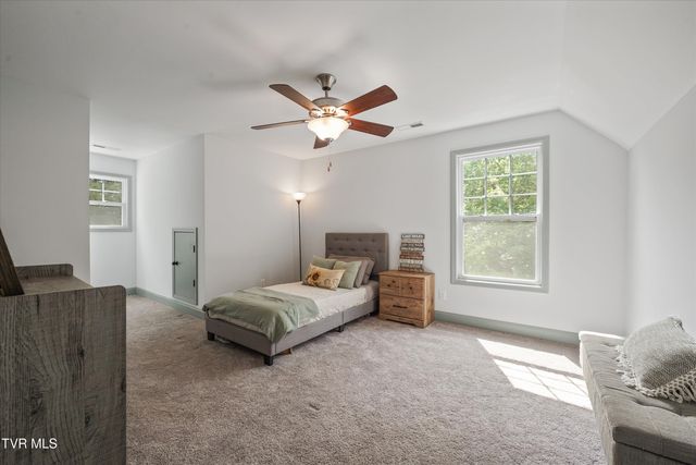 1925 Harbor Lane, Dandridge, TN 37725