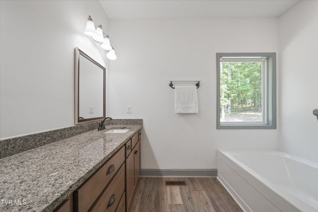 1925 Harbor Lane, Dandridge, TN 37725