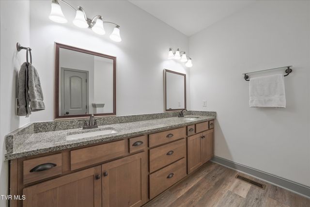 1925 Harbor Lane, Dandridge, TN 37725