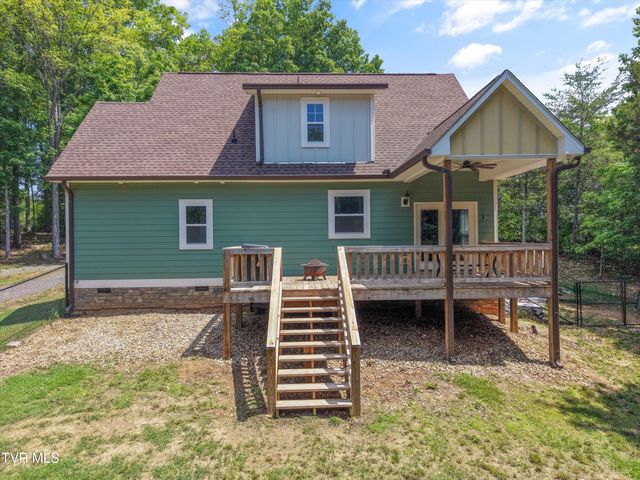 1925 Harbor Lane, Dandridge, TN 37725