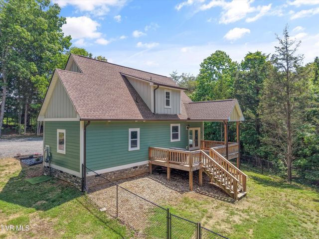 1925 Harbor Lane, Dandridge, TN 37725
