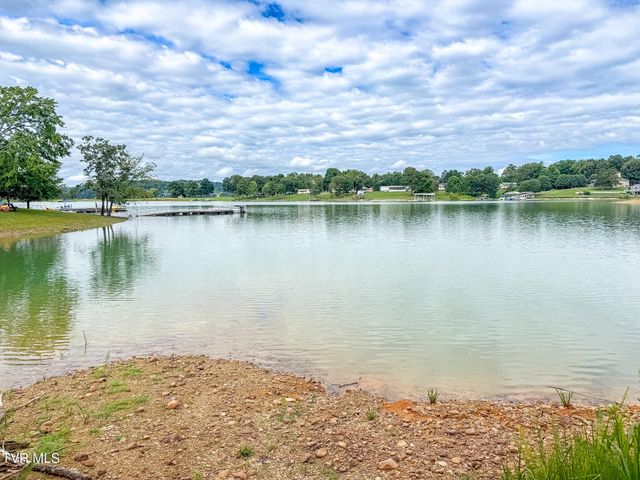 1925 Harbor Lane, Dandridge, TN 37725