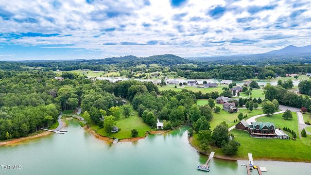 1925 Harbor Lane, Dandridge, TN 37725