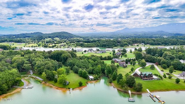 1925 Harbor Lane, Dandridge, TN 37725