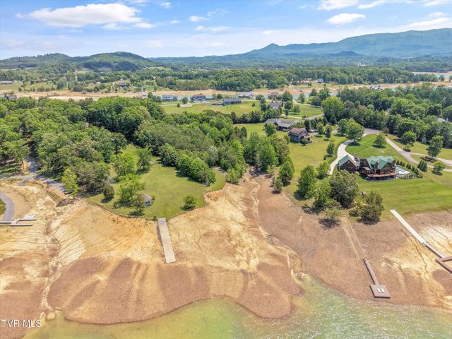 1925 Harbor Lane, Dandridge, TN 37725