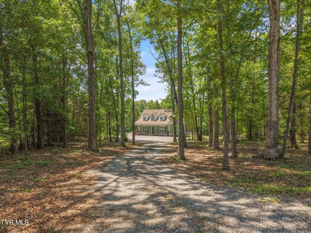 1925 Harbor Lane, Dandridge, TN 37725