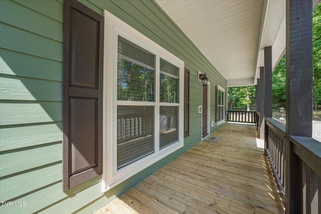 1925 Harbor Lane, Dandridge, TN 37725