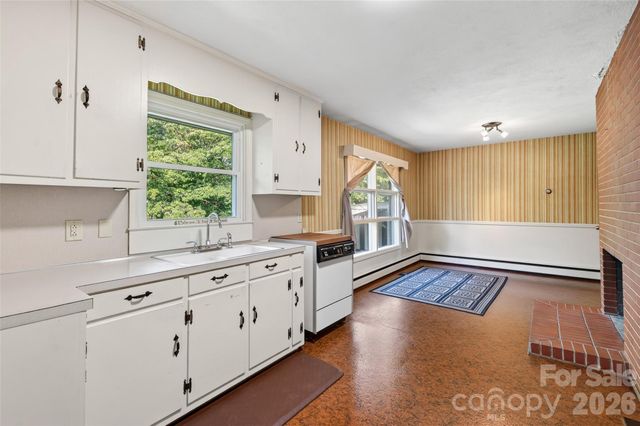 427 S Magnolia Street, Mooresville, NC 28115