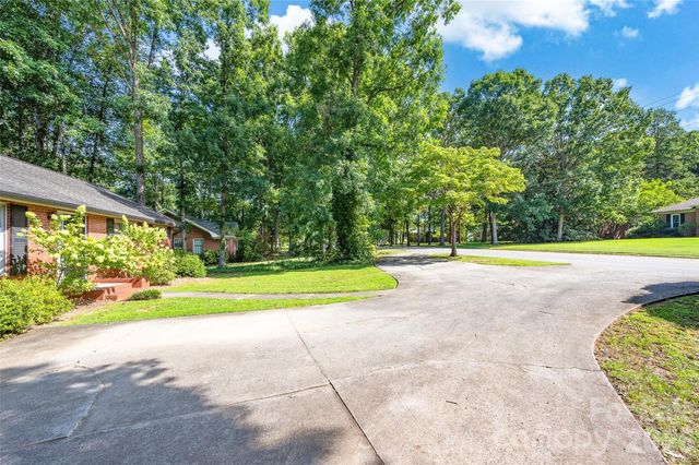 427 S Magnolia Street, Mooresville, NC 28115
