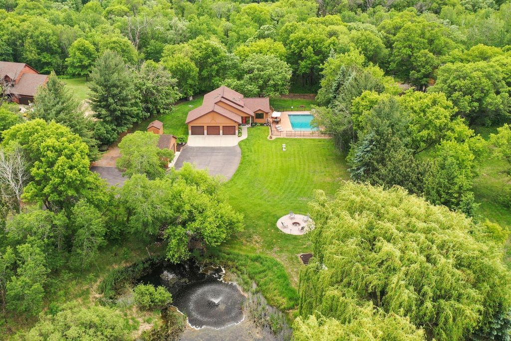 20418 Meadowvale Road NW, Elk River, MN 55330