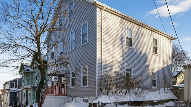 32 Franklin St, New Bedford, MA 02740