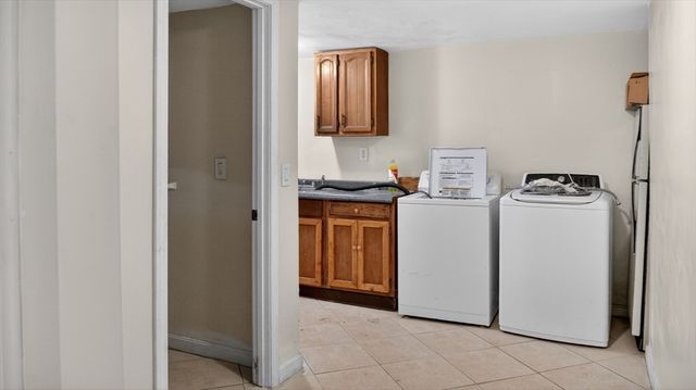 32 Franklin St, New Bedford, MA 02740