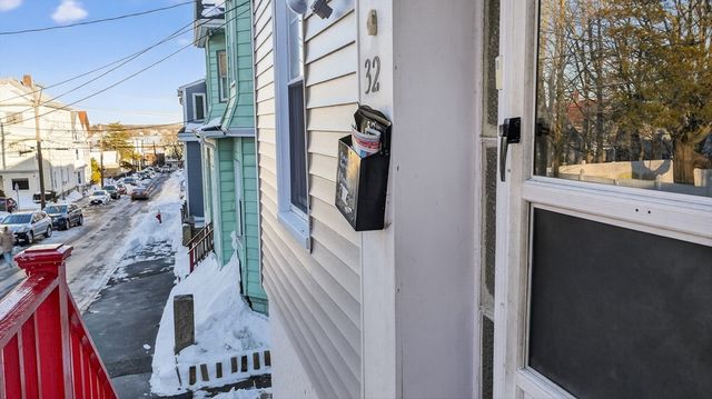 32 Franklin St, New Bedford, MA 02740