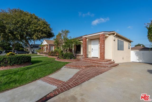 8048 Stewart Avenue, Los Angeles, CA 90045