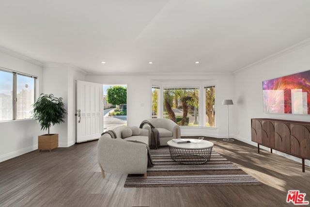 8048 Stewart Avenue, Los Angeles, CA 90045