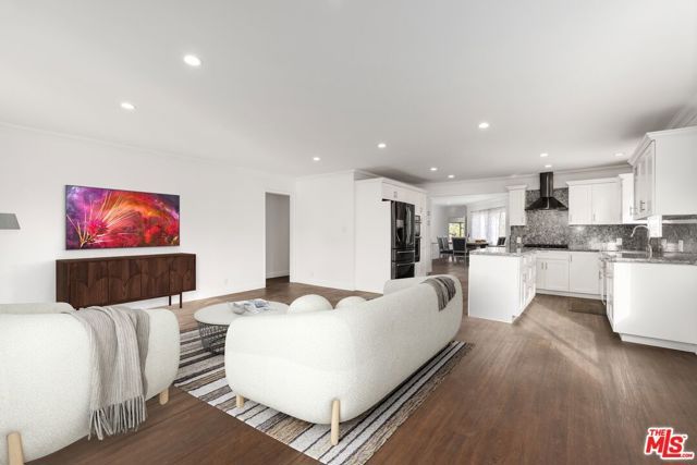 8048 Stewart Avenue, Los Angeles, CA 90045