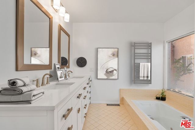 8048 Stewart Avenue, Los Angeles, CA 90045