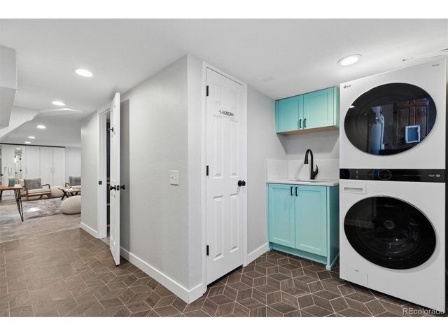 3137 W 34th Ave, Denver, CO 80211