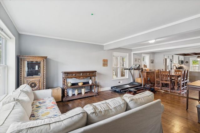 430 S Dryden Place, Arlington Heights, IL 60005