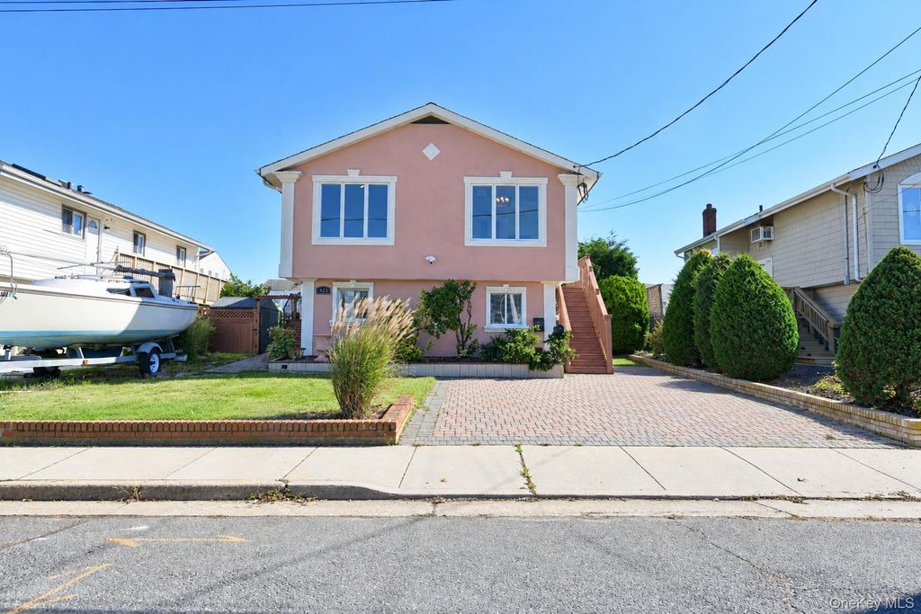 925 S Long Beach Avenue, Freeport, NY 11520 — exterior