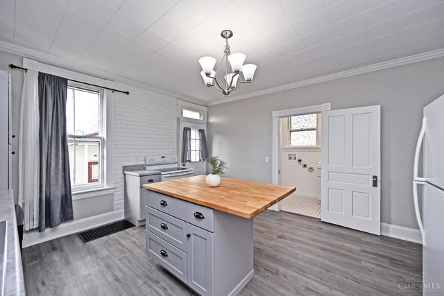 2023 Pleasant Avenue, Hamilton, OH 45015