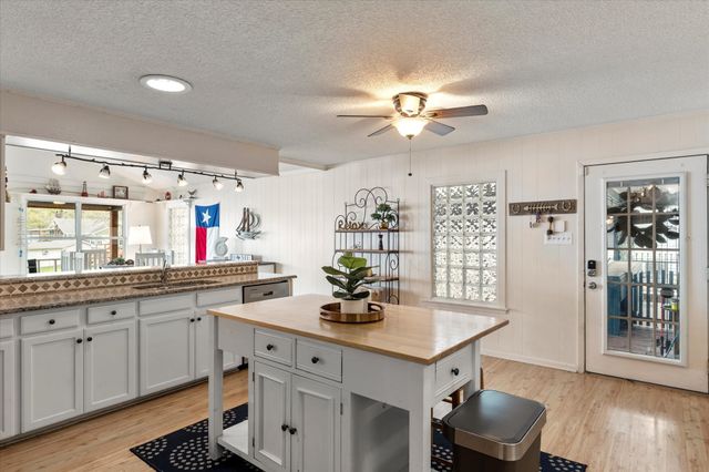 112 Henderson Harbor Circle, Payne Springs, TX 75156
