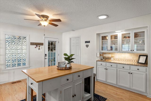 112 Henderson Harbor Circle, Payne Springs, TX 75156