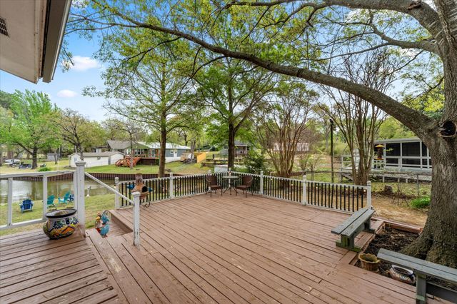 112 Henderson Harbor Circle, Payne Springs, TX 75156