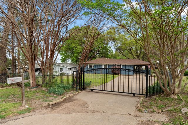112 Henderson Harbor Circle, Payne Springs, TX 75156