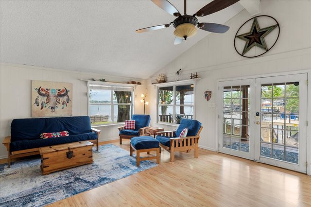 112 Henderson Harbor Circle, Payne Springs, TX 75156