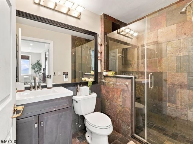 40 Constitution Way 201, Jersey City, NJ 07305