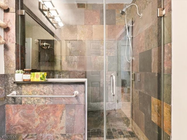 40 Constitution Way 201, Jersey City, NJ 07305