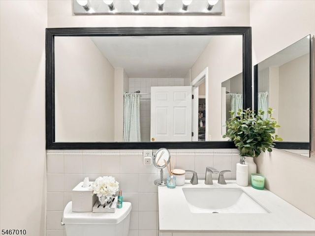 40 Constitution Way 201, Jersey City, NJ 07305