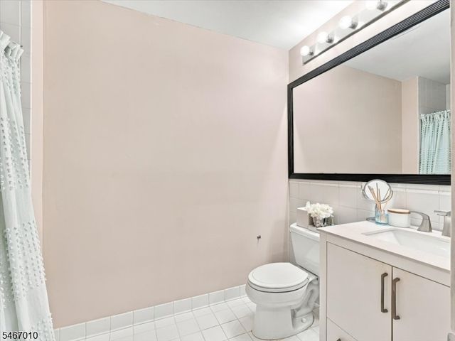 40 Constitution Way 201, Jersey City, NJ 07305
