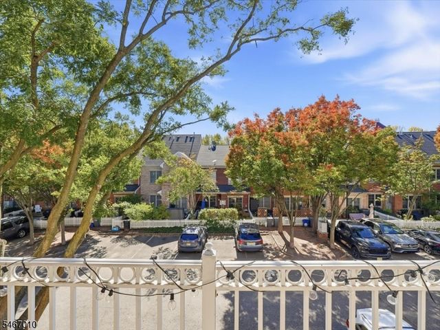 40 Constitution Way 201, Jersey City, NJ 07305