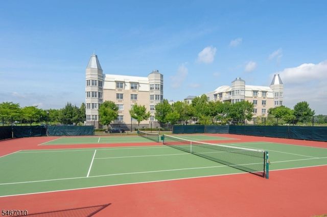 40 Constitution Way 201, Jersey City, NJ 07305