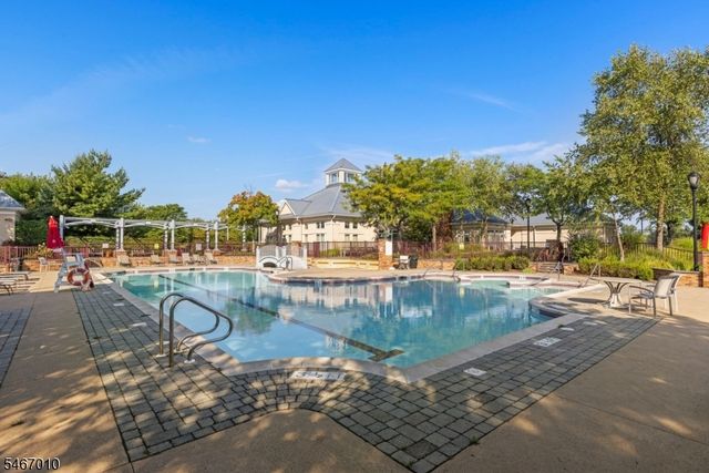 40 Constitution Way 201, Jersey City, NJ 07305