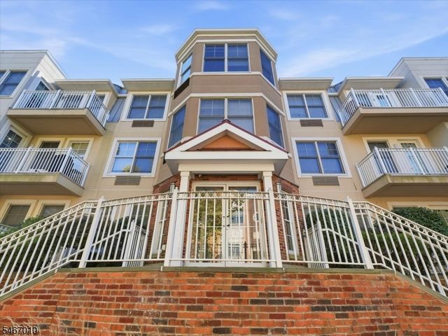 40 Constitution Way 201, Jersey City, NJ 07305