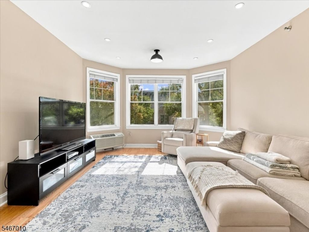 40 Constitution Way 201, Jersey City, NJ 07305 — photo 2