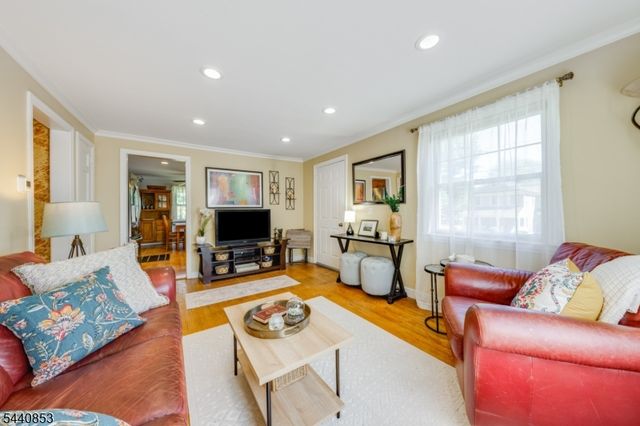 719 Godwin Ave, Midland Park Boro, NJ 07432