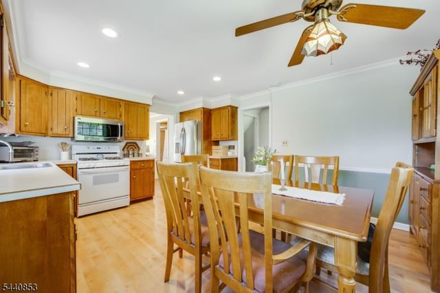 719 Godwin Ave, Midland Park Boro, NJ 07432
