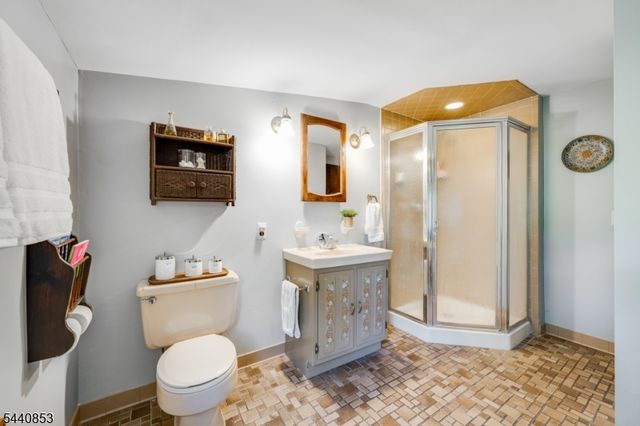 719 Godwin Ave, Midland Park Boro, NJ 07432