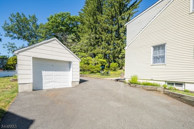 719 Godwin Ave, Midland Park Boro, NJ 07432