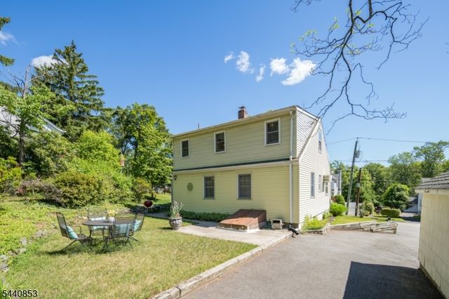 719 Godwin Ave, Midland Park Boro, NJ 07432