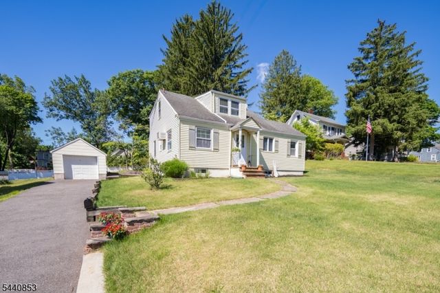 719 Godwin Ave, Midland Park Boro, NJ 07432