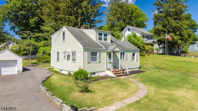 719 Godwin Ave, Midland Park Boro, NJ 07432